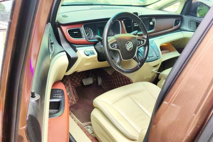 Used Buick GL8 2018 28T Luxury Model China VI Standard Driver Seat