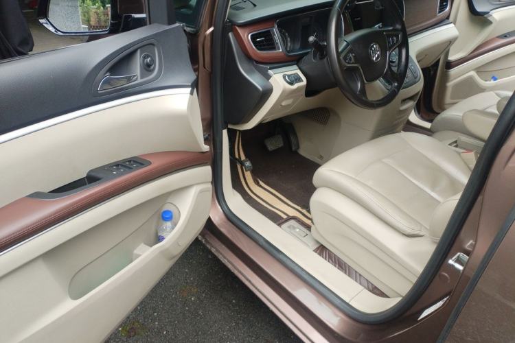 Used Buick GL8 2018 28T Luxury Model China VI Standard Driver Seat