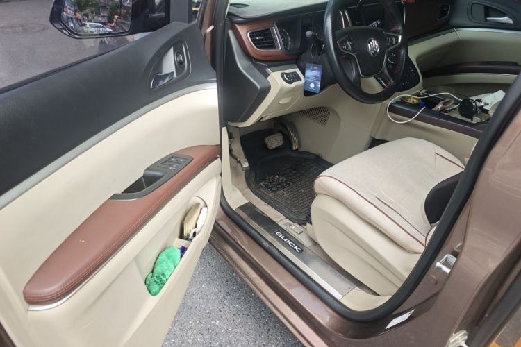 Used Buick GL8 2018 28T Luxury Model China VI Standard Driver Seat