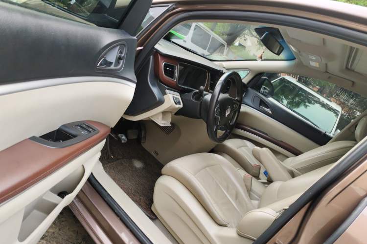 Used Buick GL8 2018 28T Luxury Model China VI Standard Driver Seat