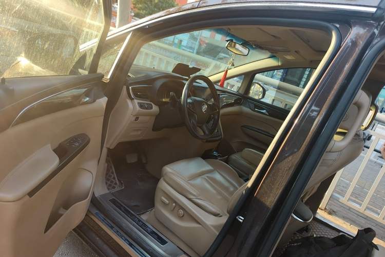 Used Buick GL8 2018 ES 28T Premium Model China VI Standard Driver Seat