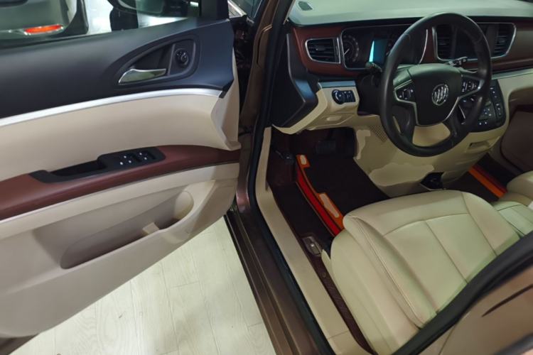 Used Buick GL8 2018 28T Luxury Model China VI Standard Driver Seat