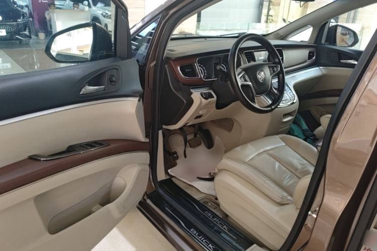 Used Buick GL8 2018 28T Luxury Model China VI Standard Driver Seat