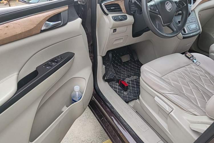 Used Buick GL8 2018 ES 28T Comfort Model China VI Standard Driver Seat