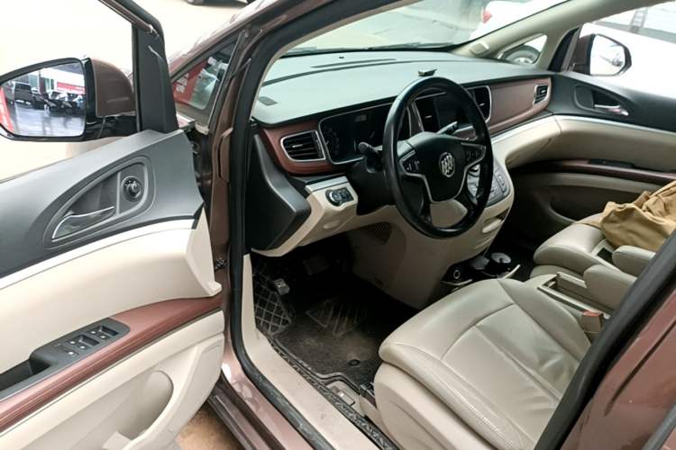 Used Buick GL8 2018 28T Luxury Model China VI Standard Driver Seat