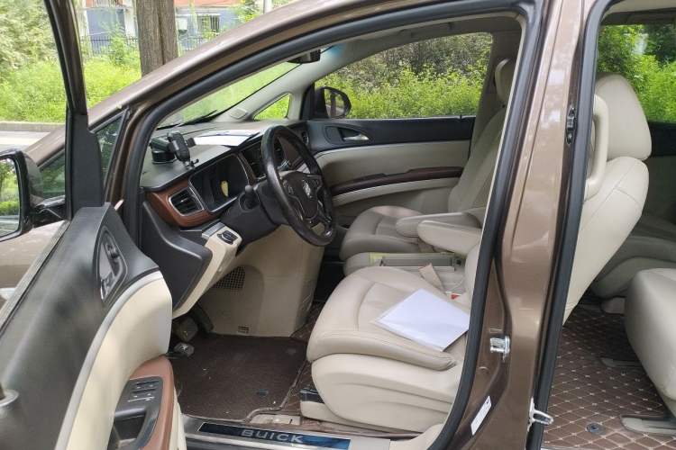 Used Buick GL8 2018 28T Luxury Model China VI Standard Driver Seat