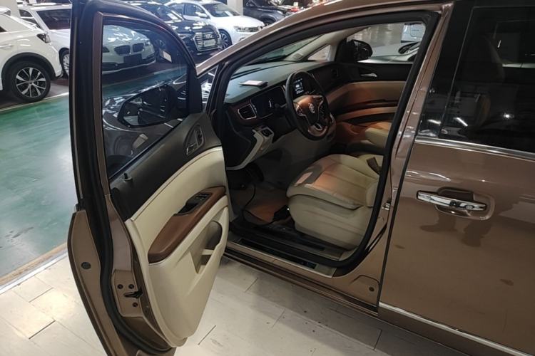 Used Buick GL8 2018 28T Luxury Model China VI Standard Driver Seat