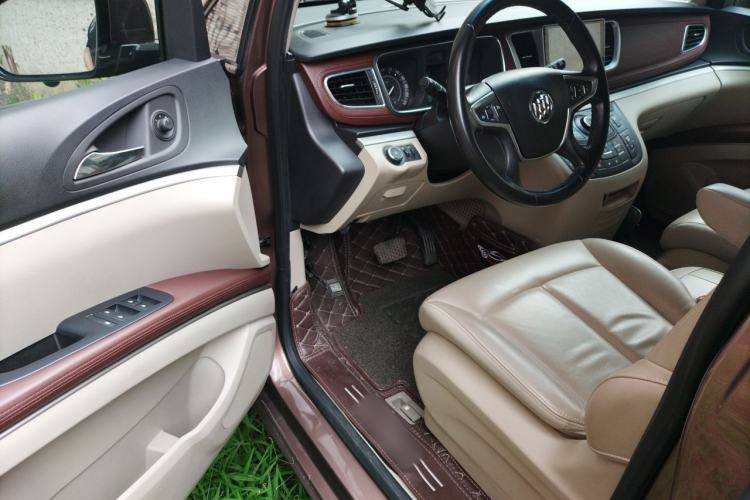 Used Buick GL8 2018 28T Luxury Model China VI Standard Driver Seat