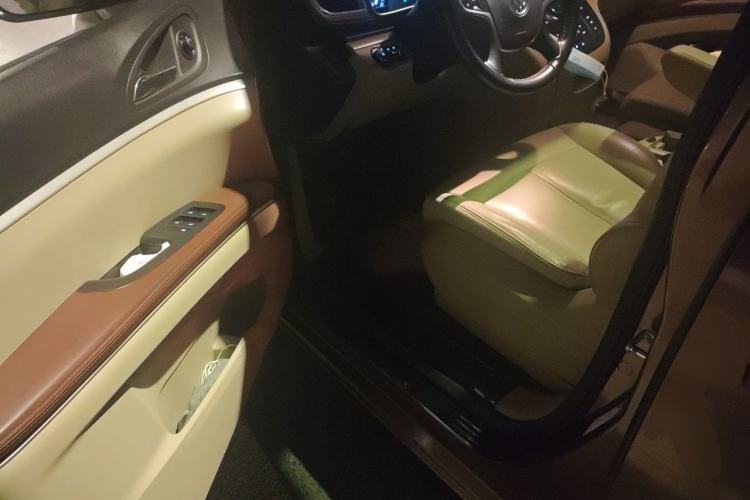 Used Buick GL8 2018 28T Luxury Model China VI Standard Driver Seat