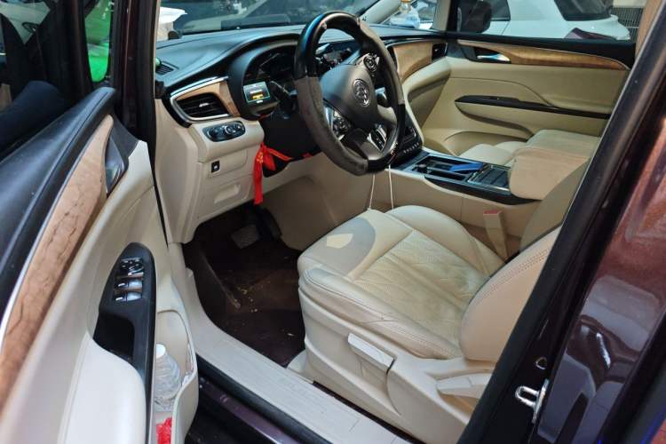 Used Buick GL8 2018 ES 28T Comfort Model China VI Standard Driver Seat