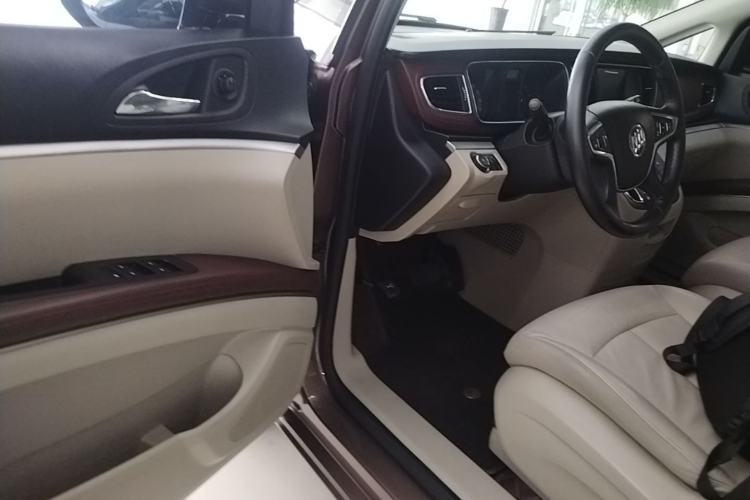 Used Buick GL8 2018 28T Luxury Model China VI Standard Driver Seat
