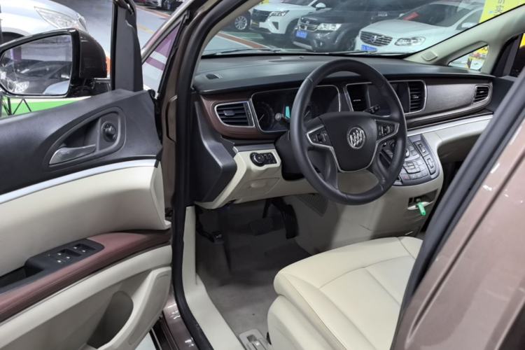 Used Buick GL8 2018 28T Luxury Model China VI Standard Driver Seat