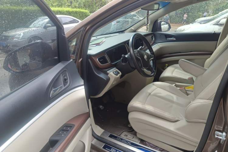 Used Buick GL8 2018 28T Luxury Model China VI Standard Driver Seat
