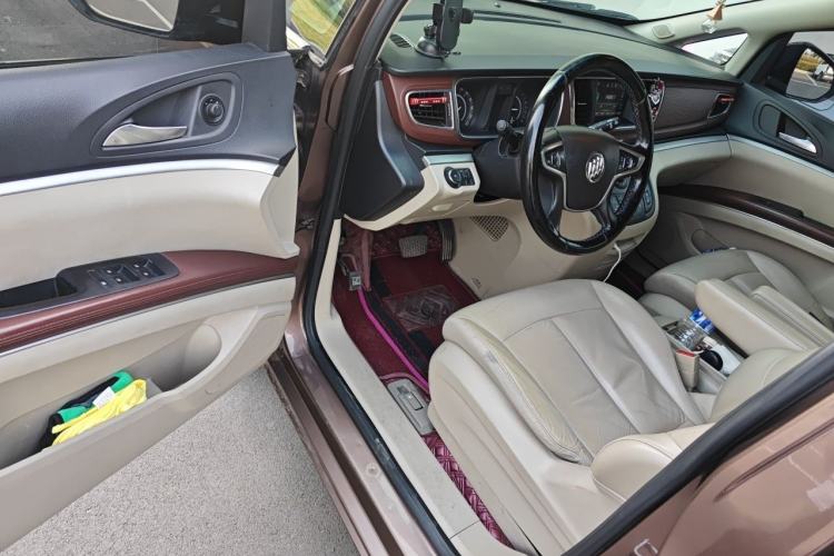 Used Buick GL8 2018 28T Luxury Model China VI Standard Driver Seat