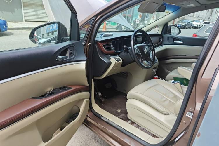 Used Buick GL8 2018 28T Luxury Model China VI Standard Driver Seat
