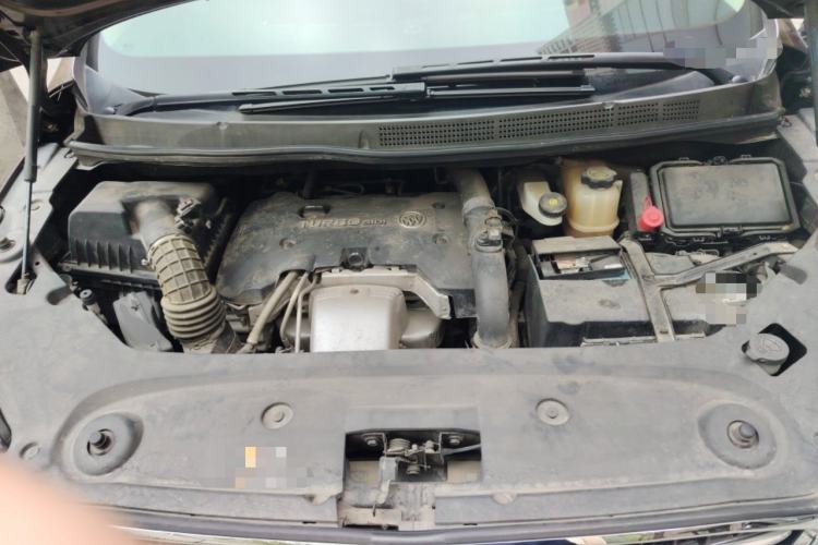 Used Buick GL8 2018 ES 28T Comfort Model China VI Standard Engine Bay
