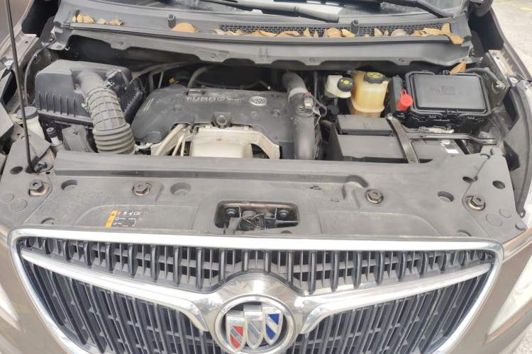 Used Buick GL8 2018 28T Comfort Model China VI Standard Engine Bay