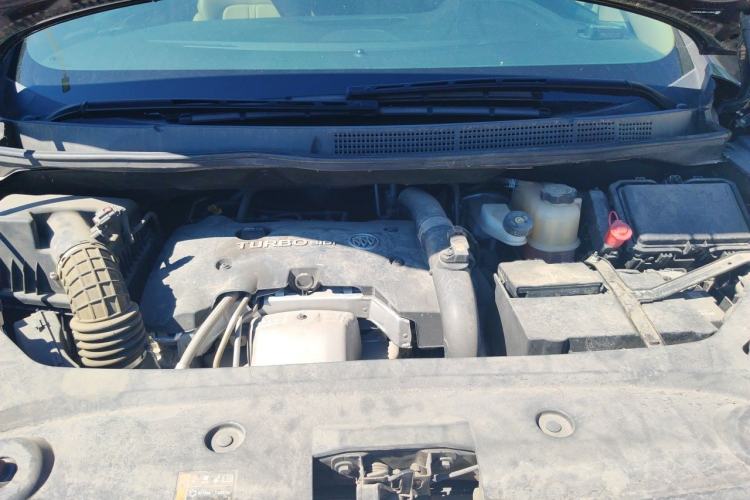 Used Buick GL8 2018 ES 28T Luxury Model China VI Standard Engine Bay