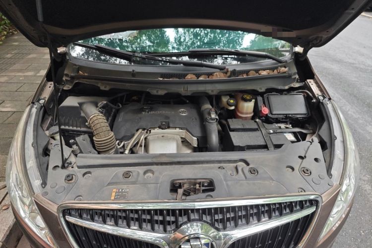 Used Buick GL8 2018 28T Comfort Model China VI Standard Engine Bay
