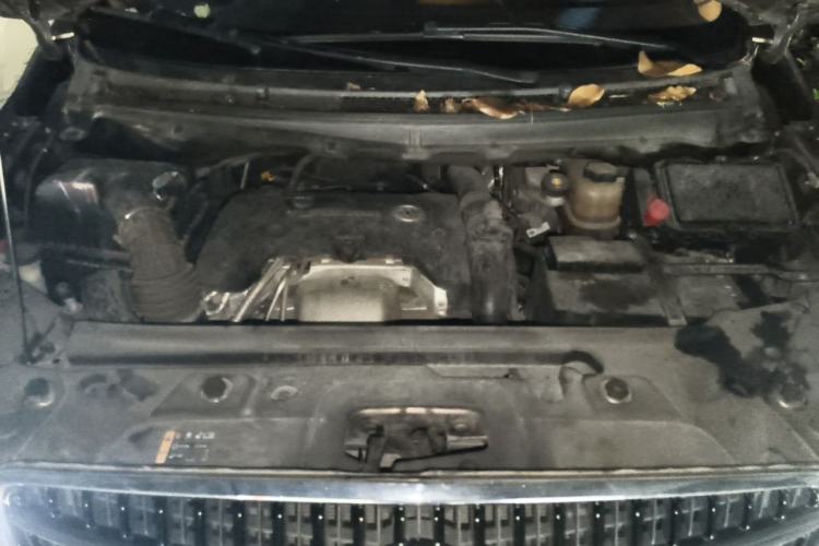 Used Buick GL8 2018 28T Comfort Model China VI Standard Engine Bay