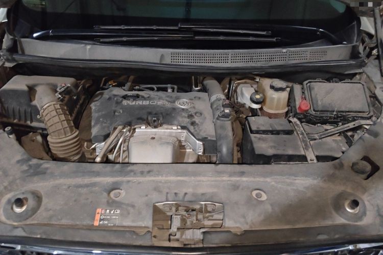 Used Buick GL8 2018 ES 28T Comfort Model China VI Standard Engine Bay