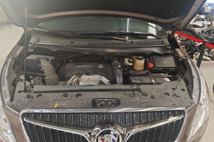 Used Buick GL8 2018 28T Luxury Model China VI Standard Engine Bay