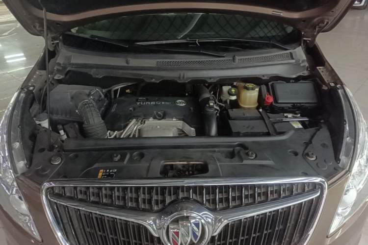 Used Buick GL8 2018 28T Prestige Version China VI Standard Engine Bay