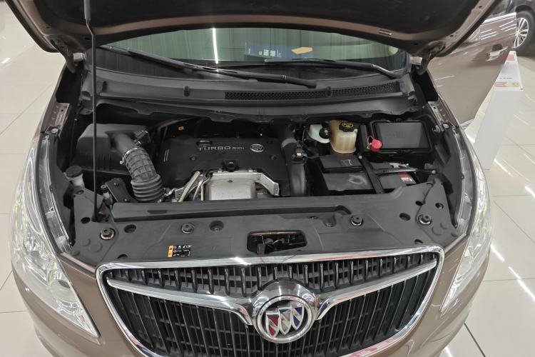 Used Buick GL8 2018 28T Luxury Model China VI Standard Engine Bay