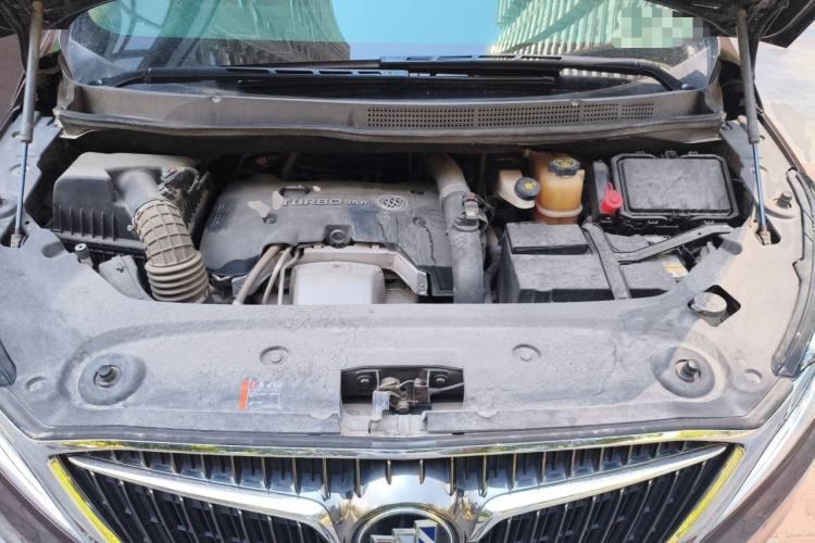 Used Buick GL8 2018 ES 28T Flagship Model China VI Standard Engine Bay