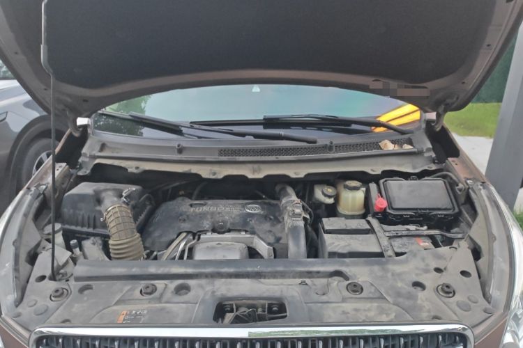 Used Buick GL8 2018 28T Prestige Version China VI Standard Engine Bay