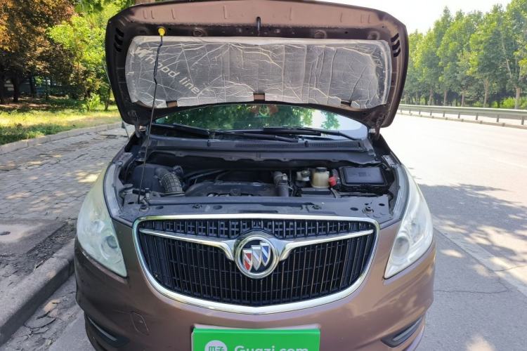 Used Buick GL8 2018 28T Prestige Version China VI Standard Engine Bay