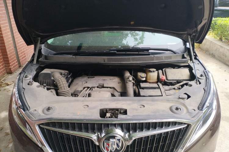 Used Buick GL8 2018 ES 28T Comfort Model China VI Standard Engine Bay