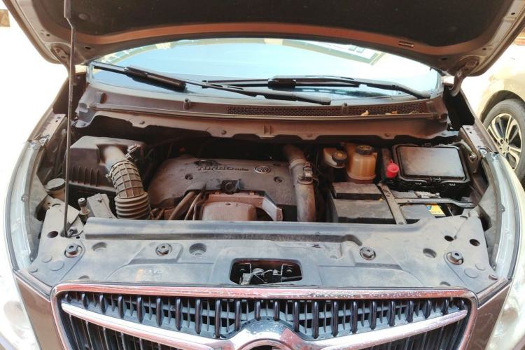Used Buick GL8 2018 28T Comfort Model China VI Standard Engine Bay