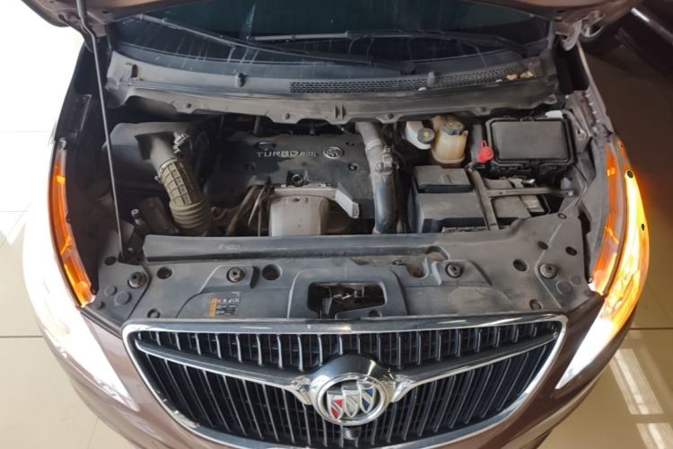 Used Buick GL8 2018 28T Comfort Model China VI Standard Engine Bay
