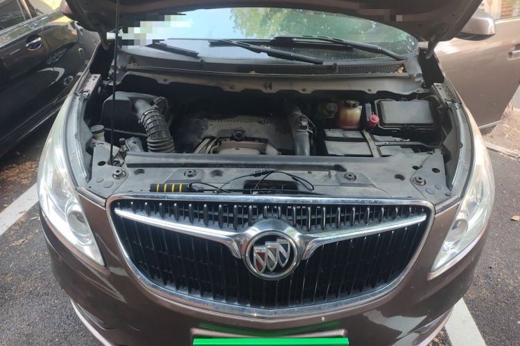 Used Buick GL8 2018 28T Luxury Model China VI Standard Engine Bay
