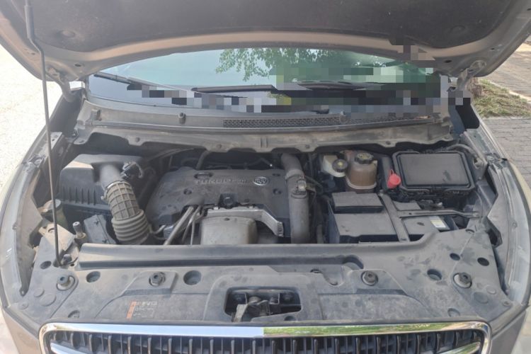 Used Buick GL8 2018 28T Comfort Model China VI Standard Engine Bay