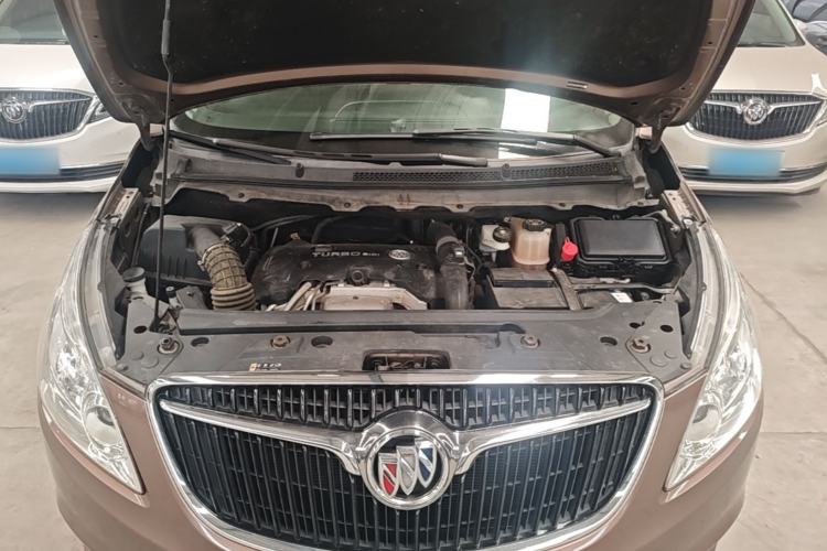 Used Buick GL8 2018 28T Prestige Version China VI Standard Engine Bay