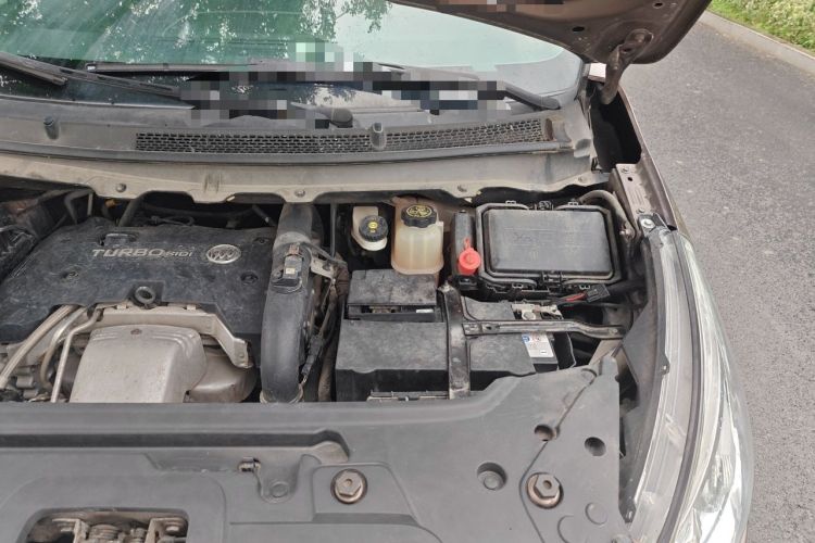 Used Buick GL8 2018 28T Luxury Model China VI Standard Engine Bay Left