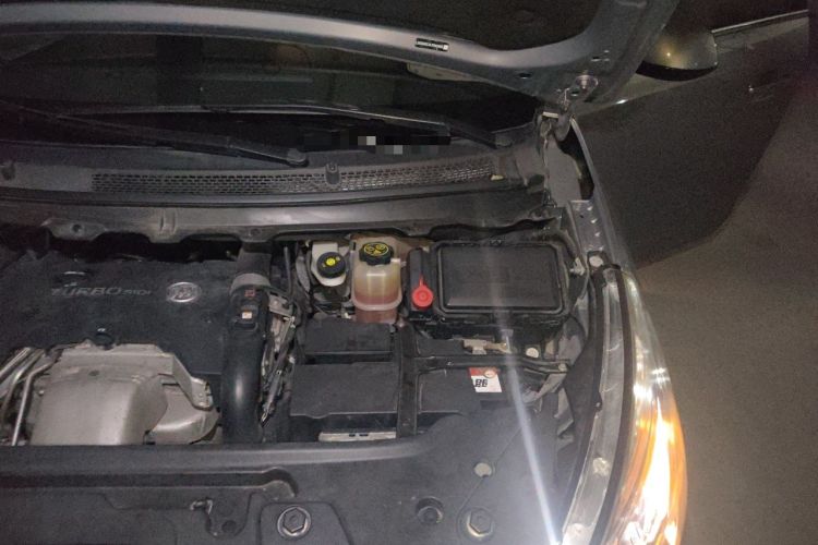 Used Buick GL8 2018 28T Comfort Model China VI Standard Engine Bay Left