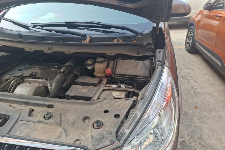 Used Buick GL8 2018 28T Comfort Model China VI Standard Engine Bay Left