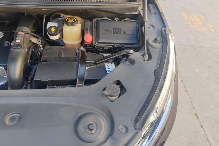 Used Buick GL8 2018 ES 28T Flagship Model China VI Standard Engine Bay Left