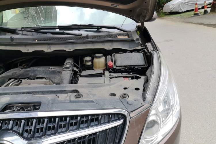 Used Buick GL8 2018 28T Prestige Version China VI Standard Engine Bay Left