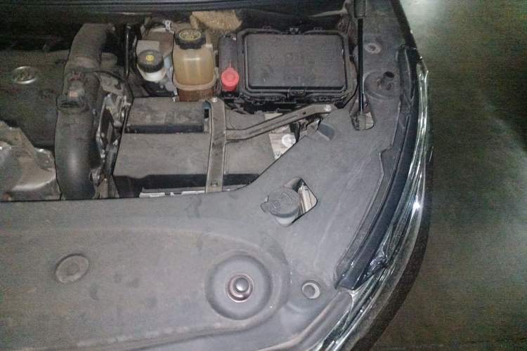 Used Buick GL8 2018 ES 28T Flagship Model China VI Standard Engine Bay Left