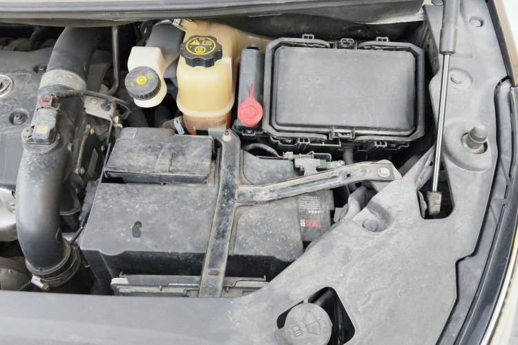 Used Buick GL8 2018 ES 28T Premium Model China VI Standard Engine Bay Left
