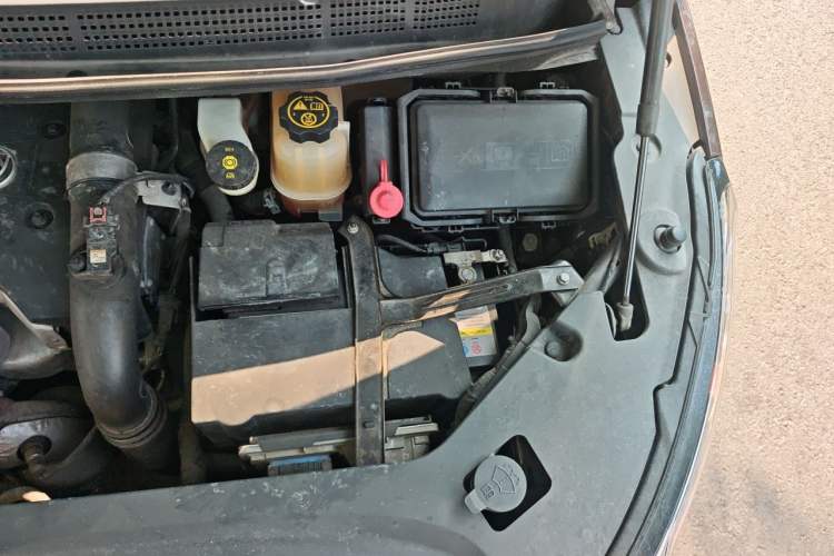 Used Buick GL8 2018 ES 28T Luxury Model China VI Standard Engine Bay Left