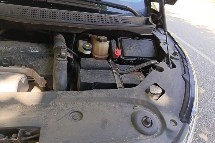 Used Buick GL8 2018 ES 28T Flagship Model China VI Standard Engine Bay Left