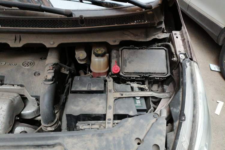 Used Buick GL8 2018 28T Comfort Model China VI Standard Engine Bay Left