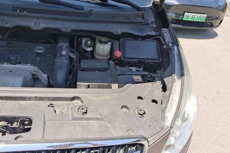 Used Buick GL8 2018 28T Luxury Model China VI Standard Engine Bay Left
