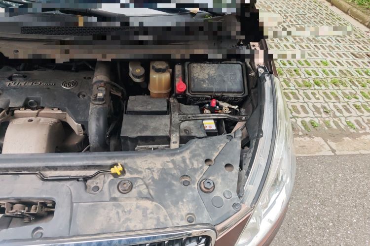 Used Buick GL8 2018 28T Luxury Model China VI Standard Engine Bay Left
