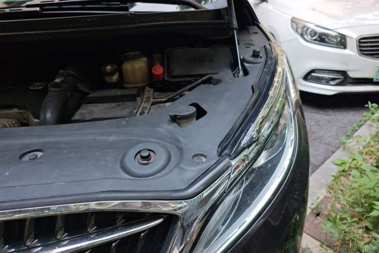 Used Buick GL8 2018 ES 28T Comfort Model China VI Standard Engine Bay Left